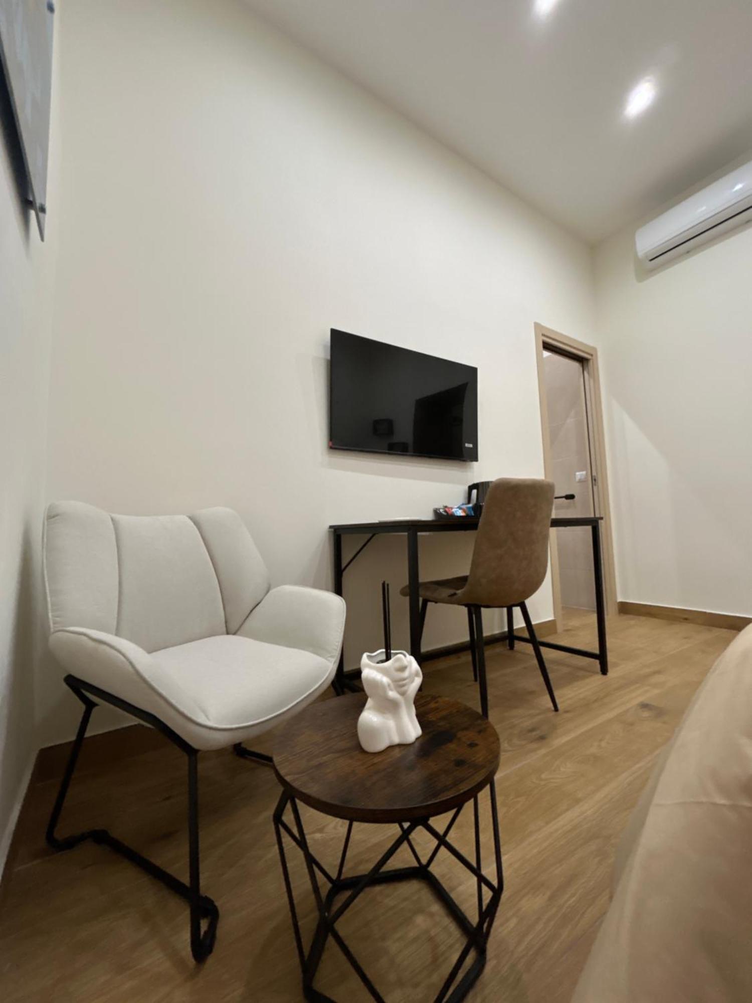 Somnia Luxury Rooms Napoli Bagian luar foto