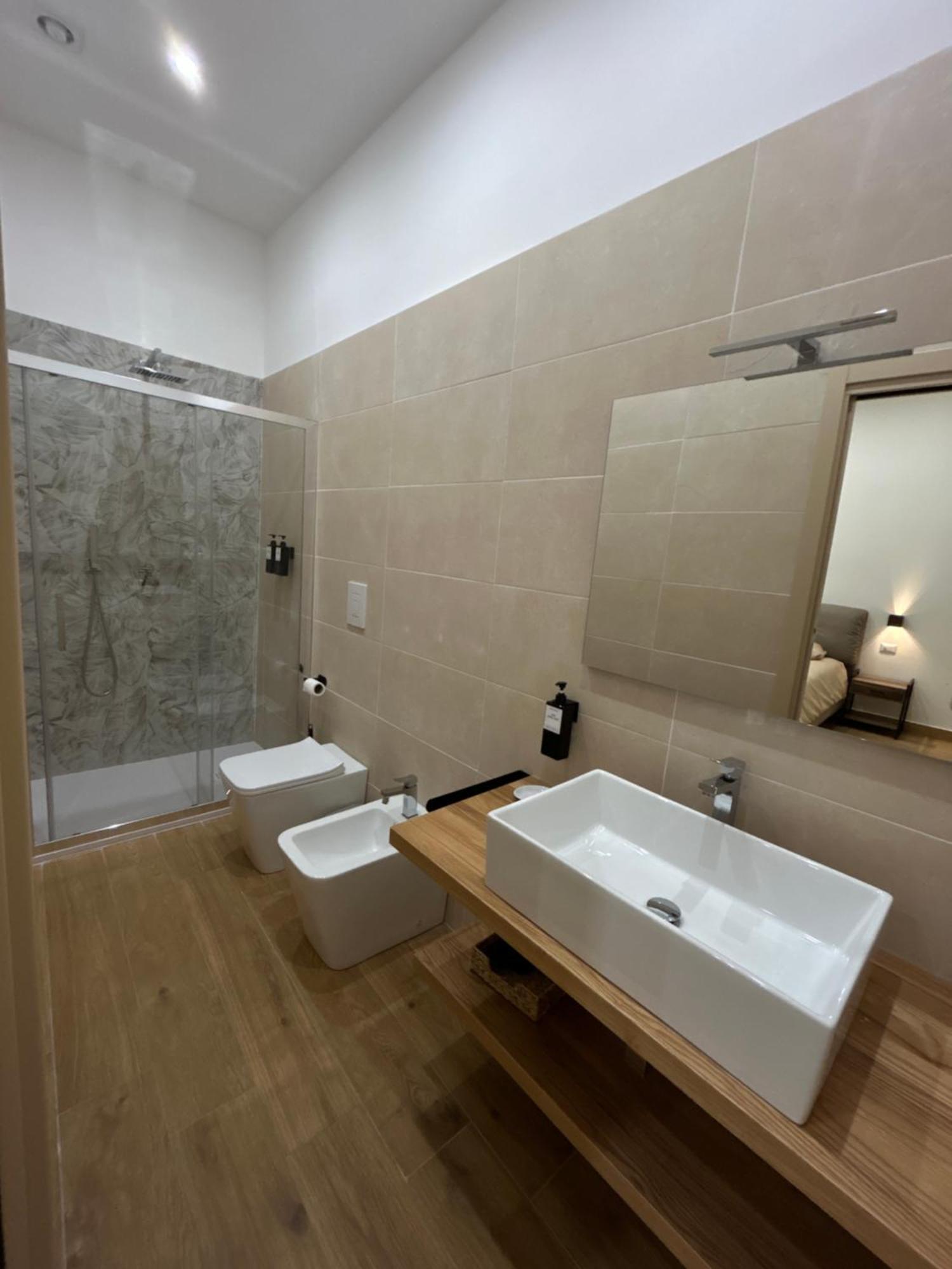 Somnia Luxury Rooms Napoli Bagian luar foto